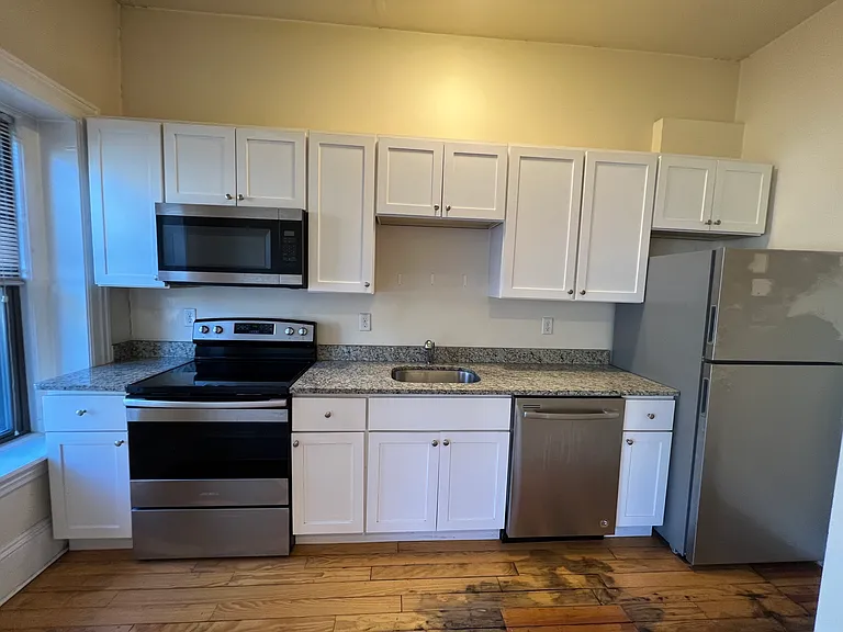 1463 Beacon St #11D — Photo 2