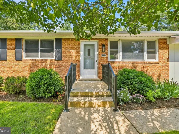 8618 Lantern Ln, Clinton, MD 20735