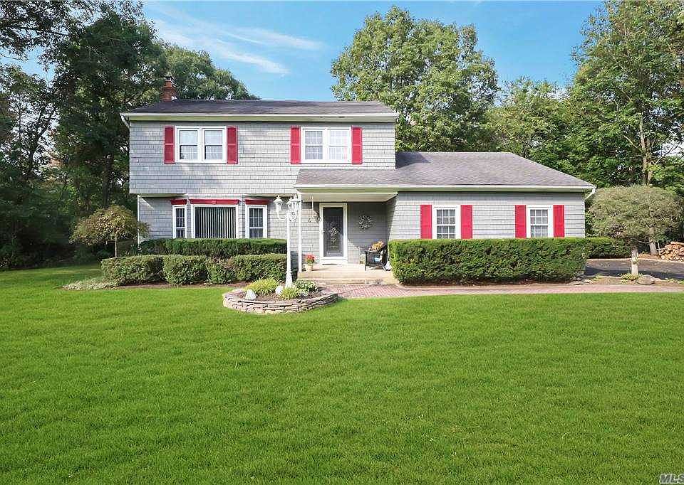 1st image of 4 Heritage Ln