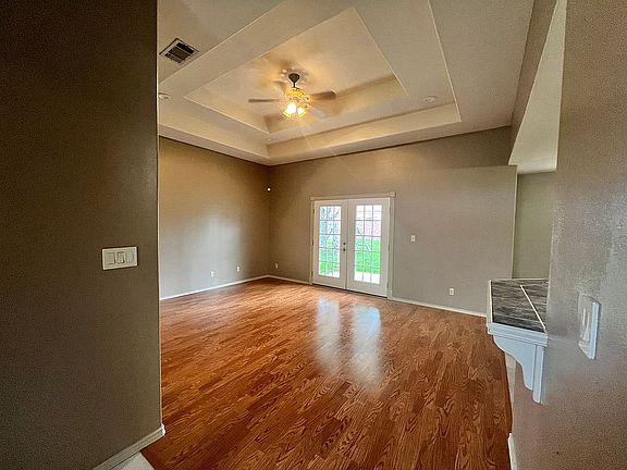 4th image of 3241 Emerald Valley Blvd