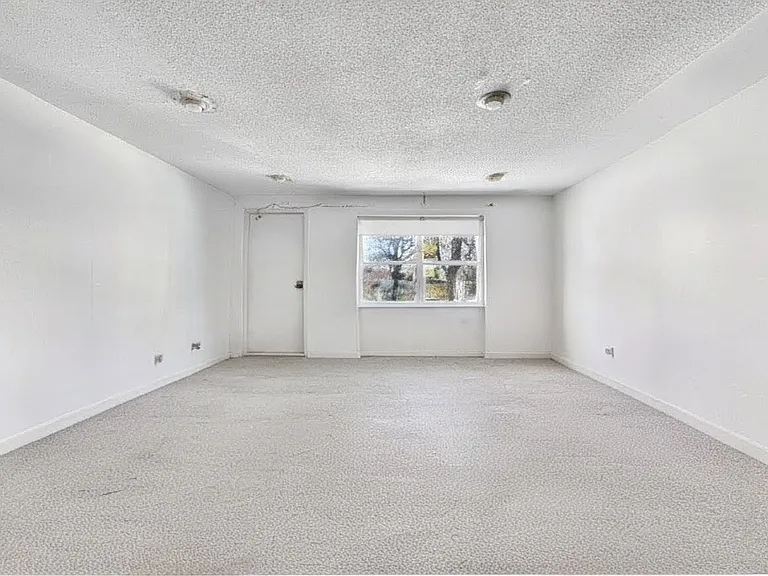 15 Longworth Ave — Photo 4