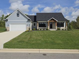 4035 Shelly Lynn Dr, New Middletown, OH 44442