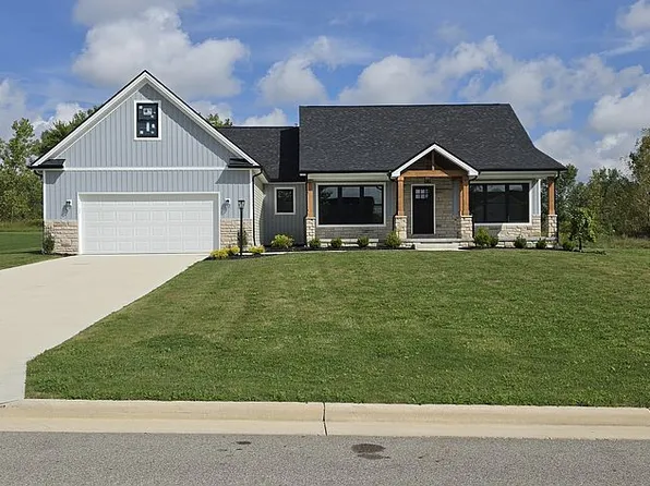 4035 Shelly Lynn Dr, New Middletown, OH 44442