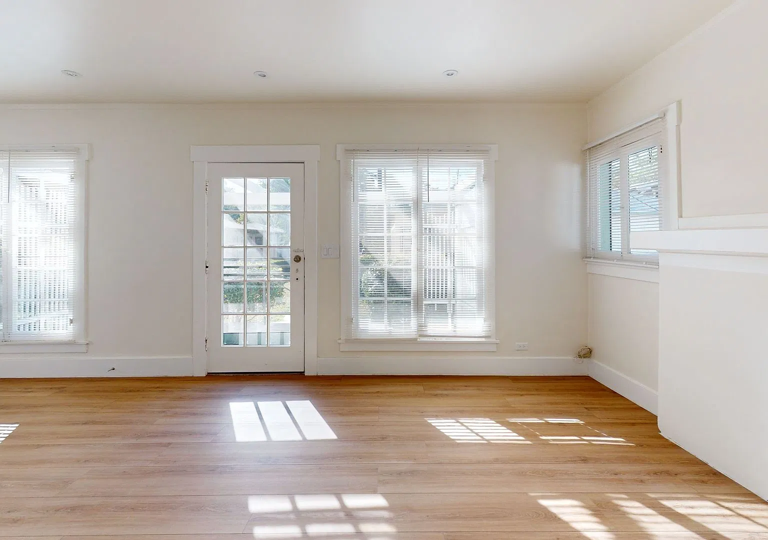 526mad — Photo 3