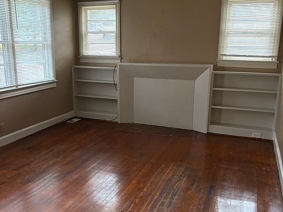 2nd image of 221 Pleasant Ridge Ave