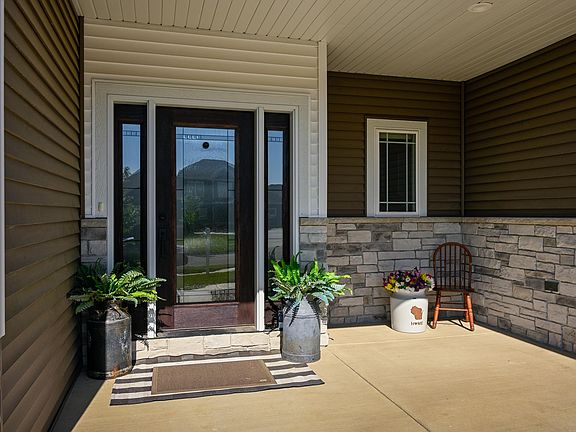 3rd image of 2009 Paris Ln