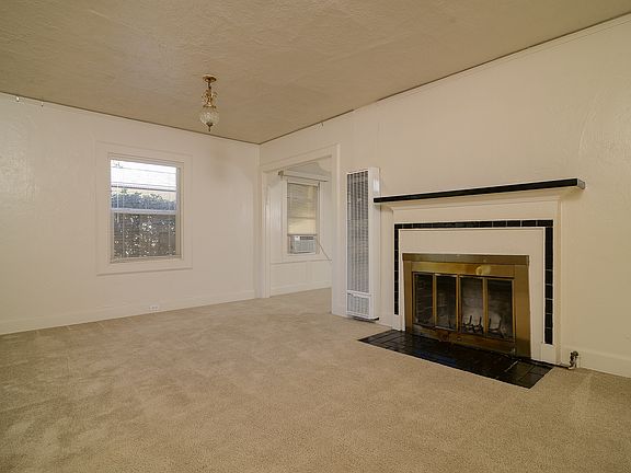 5th image of 2153 Portola Way