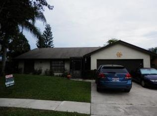275 Las Palmas St, Royal Palm Beach, FL 33411
