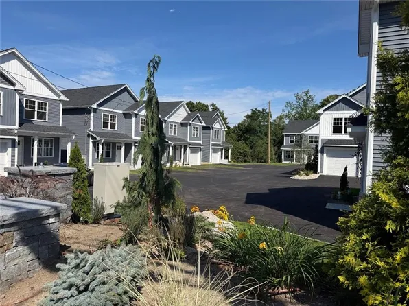 6 Teresa Ann Xing, West Warwick, RI 02893