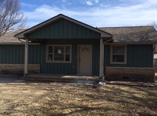 1002 S Pineridge Rd, Wichita, KS 67218