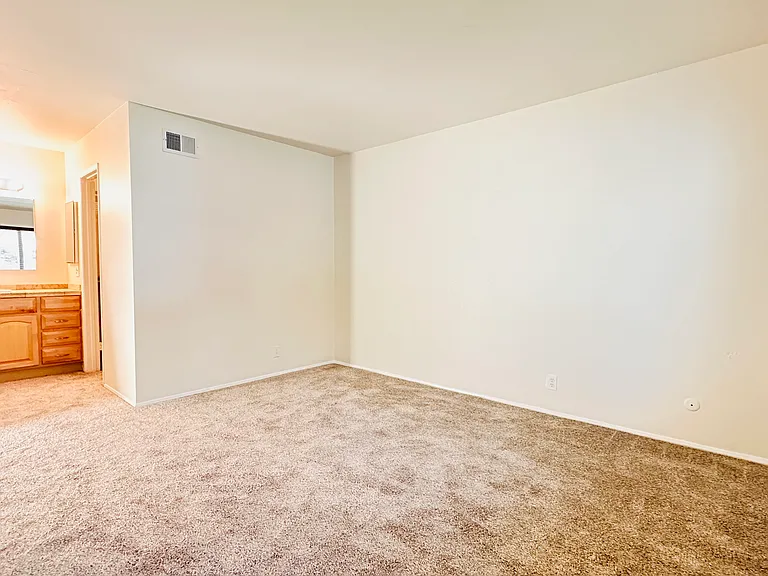 8811 Gilman Dr #D — Photo 12