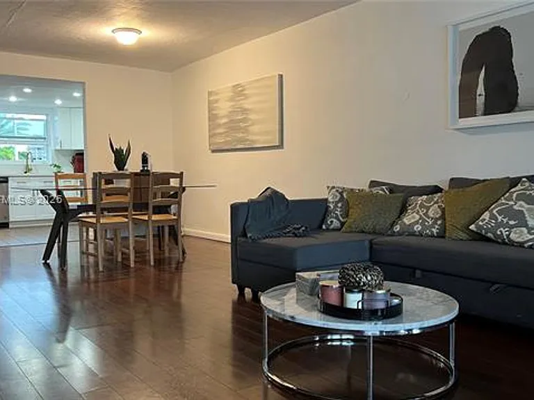 2061 NE 123rd St #Townhouse 2061 — Photo 5
