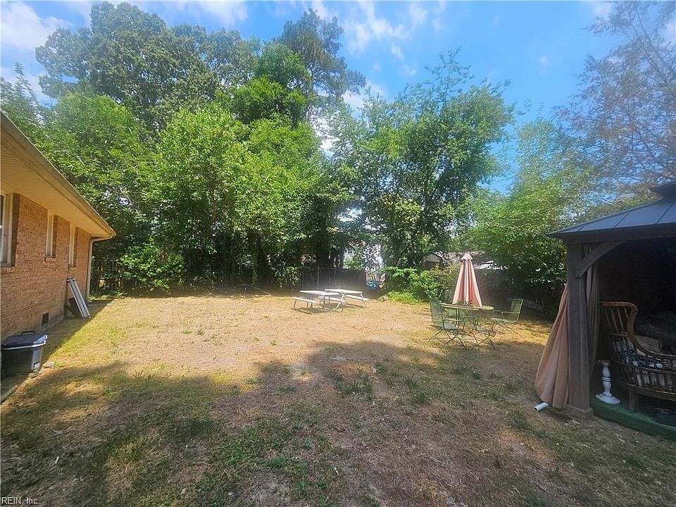 2nd image of 361 Jonathan Ct