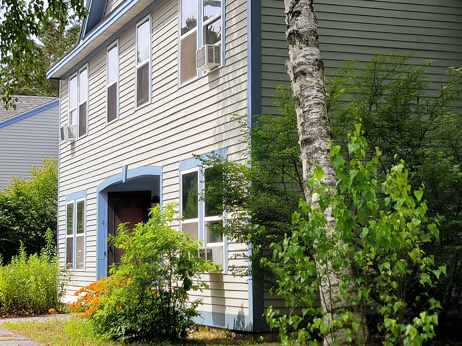 12 Block Ave — Photo 2