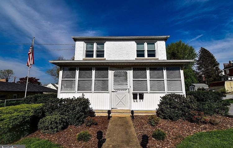 1st image of 115 Whelen Ave #2