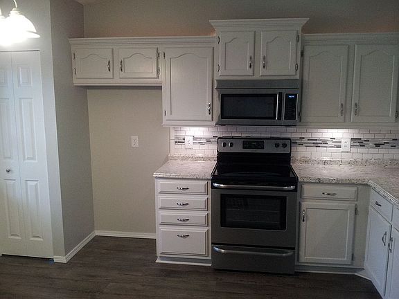3rd image of 2238 S Landsdowne