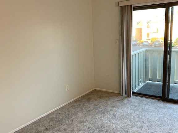 4th image of 1010 Thornton Ct