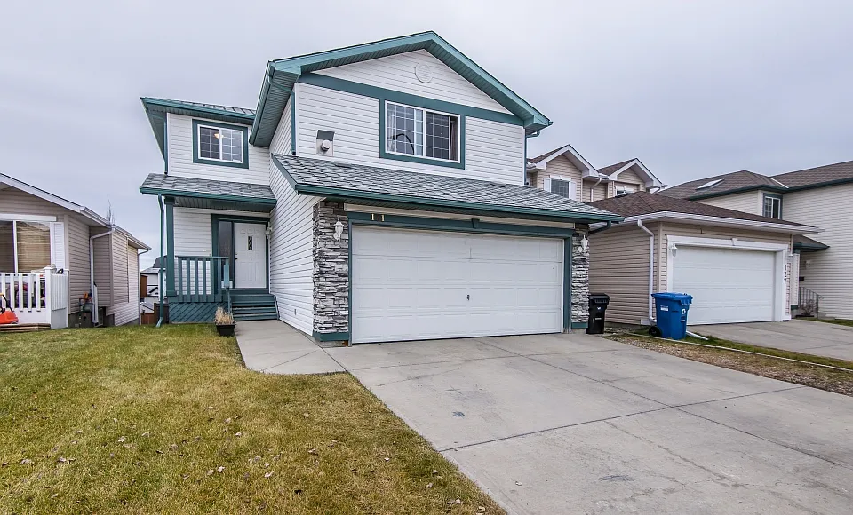 131 Tuscarora Mews NW