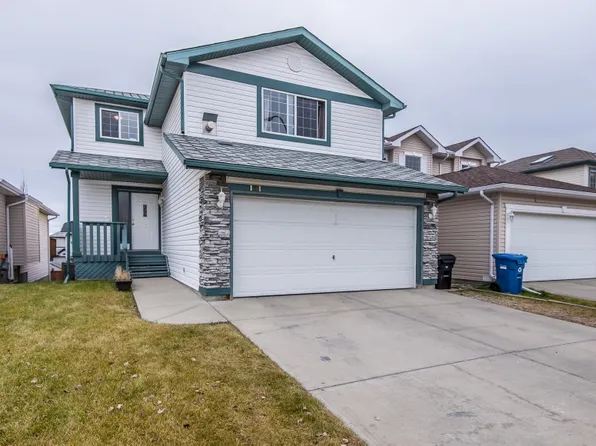 131 Tuscarora Mews NW, Calgary, AB T3L 2H4