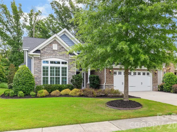 17232 Coves Edge Ln, Charlotte, NC 28278