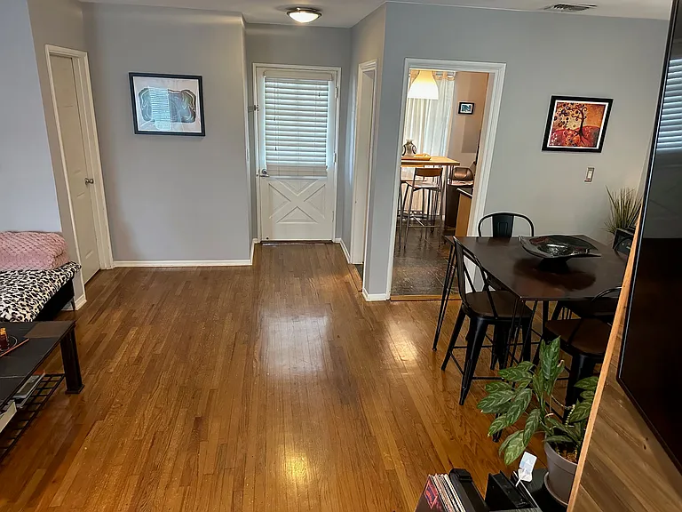 8958 N Swinton Ave — Photo 42