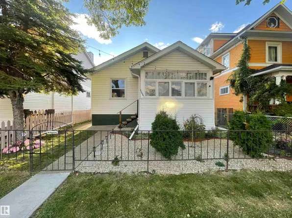 11230 96th St NW, Edmonton, AB T5G 1S9