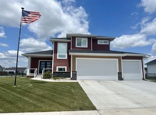 237 Cedar Dr, Gilbert, IA 50105