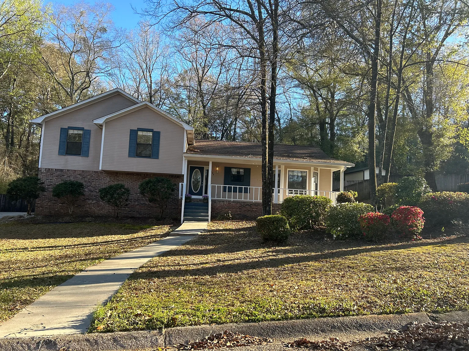 3 bed, 1700 sqft, $1,950 — Photo 1