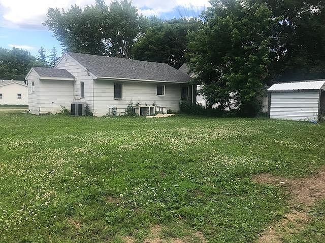 1st image of 302 Margaret St