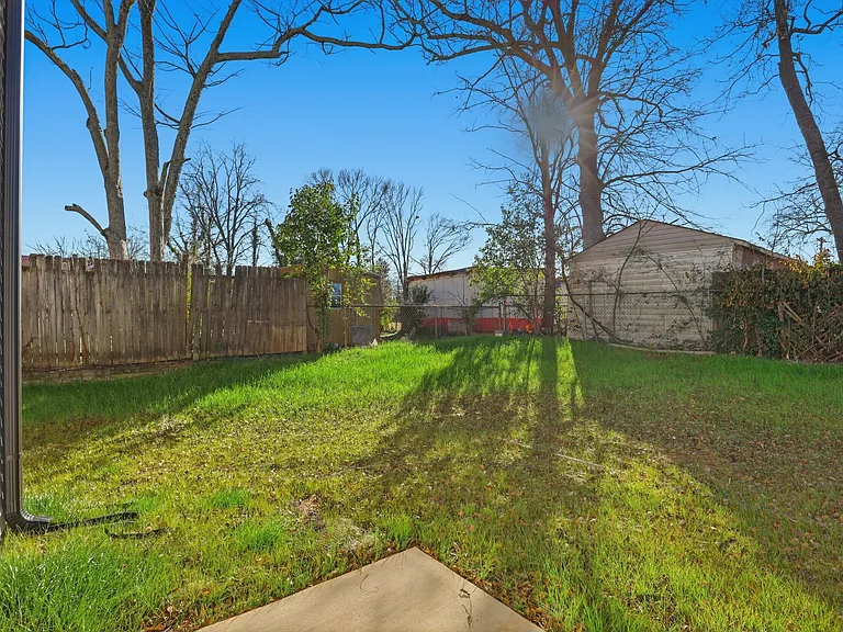 107 Virginia Ave — Photo 22