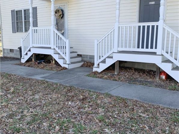 627 Della St #4