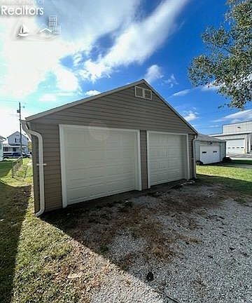 4th image of 262 1st Ave