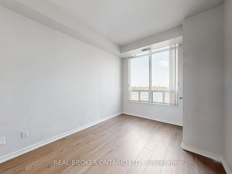 8 Hillcrest Ave #505 — Photo 11