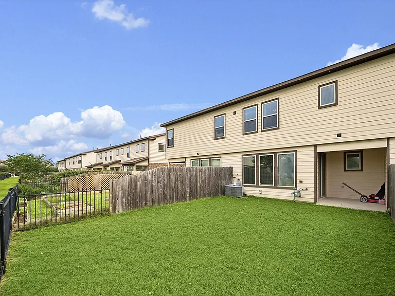 3404 Orchard Bridge Ln — Photo 16