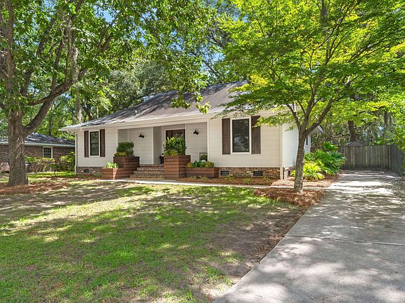 2nd image of 1223 Wappetaw Pl
