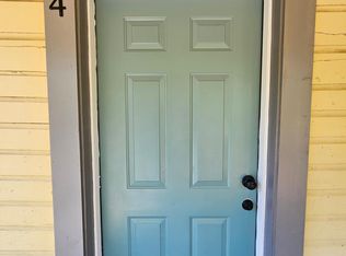 702 College St #4, Cleburne, TX 76033