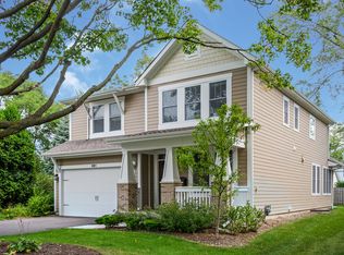 921 Rolling Pass, Glenview, IL 60025