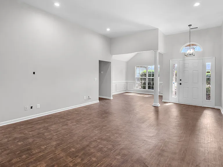 132 Pampas Dr — Photo 22