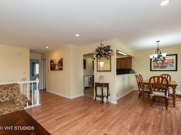 3rd image of 3935 Port Dr