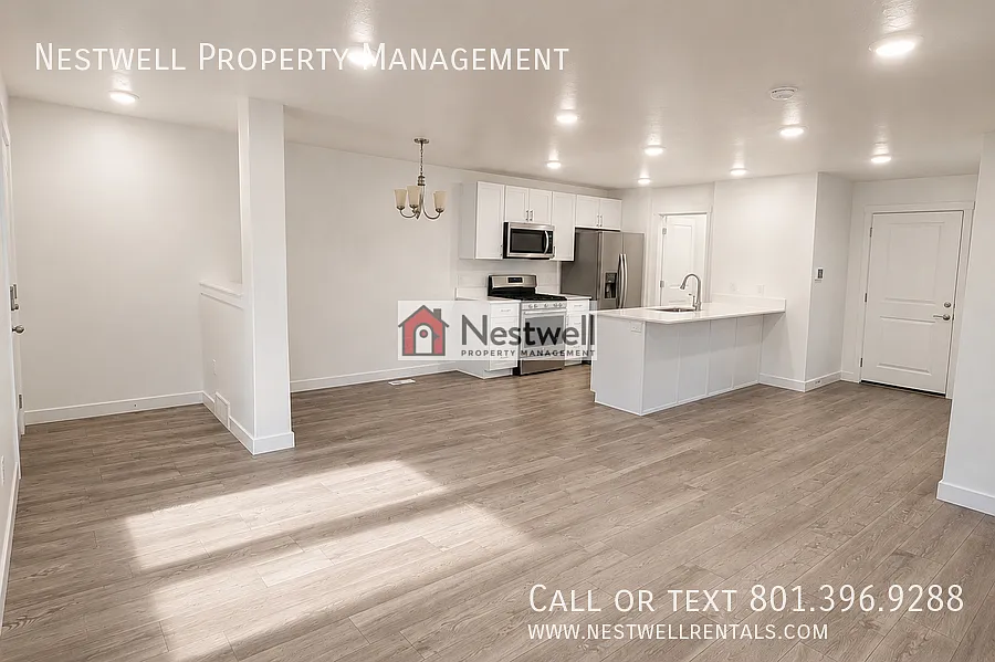 Amazing and spacious 3-bed townhome in Saratoga Springs — Photo 3