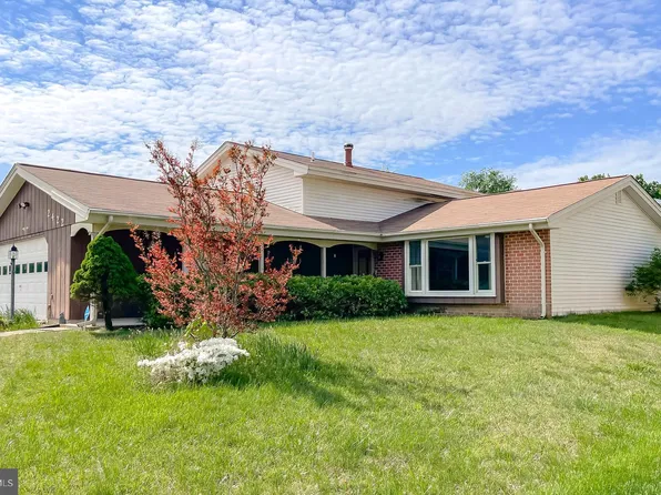 2422 Pinefield Rd, Waldorf, MD 20601