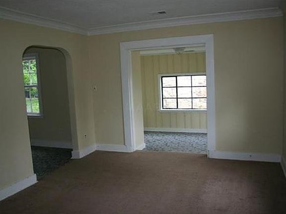 2nd image of 1052 Palermo Ave