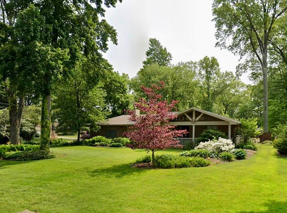 1st image of 2018 Roberts Ln NE
