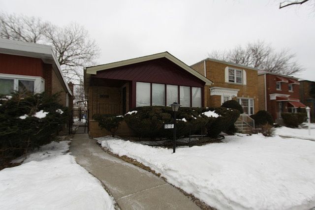 1st image of 9016 S Crandon Ave