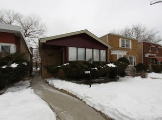 9016 S Crandon Ave, Chicago, IL 60617
