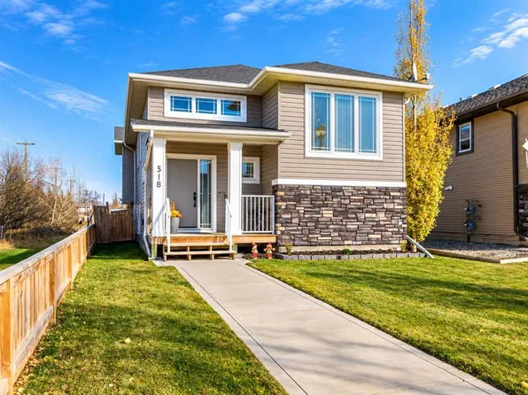 518 S Oak St, Red Deer County, AB T4S 0E5