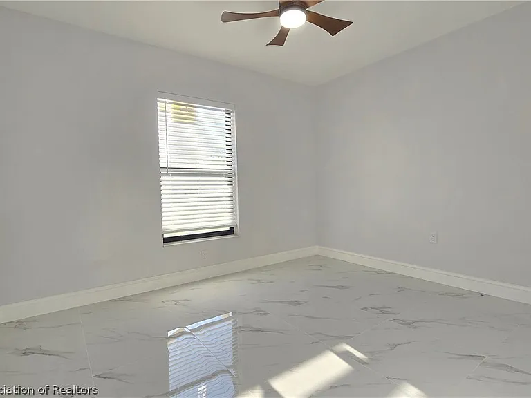 4720 Trout Ave — Photo 18