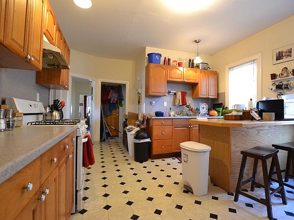 3rd image of 33 Brackett St #2XM