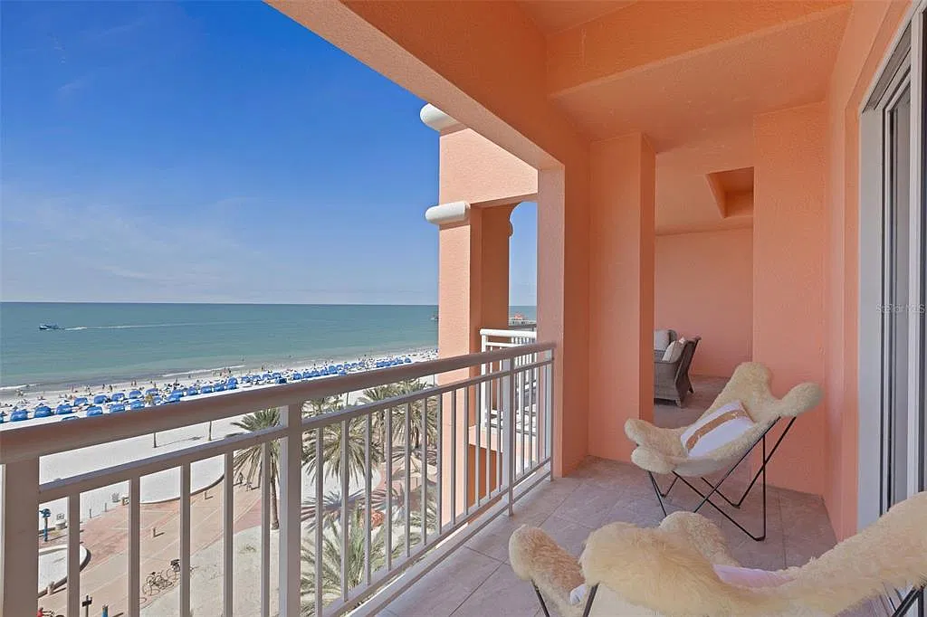 4 bed, 5.0 bath, 4439 sqft, $20,000 — Photo 3