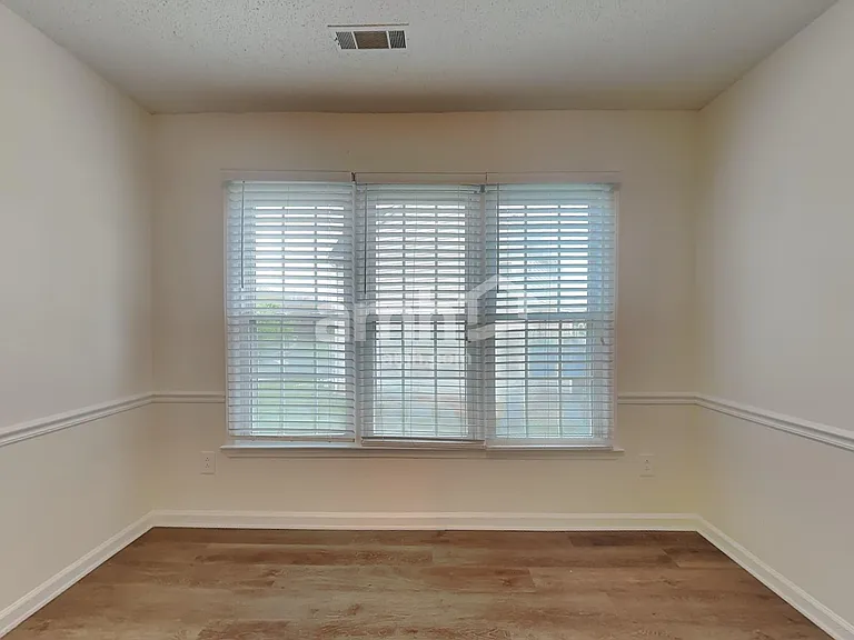 2335 Fosterdale West Ln — Photo 8